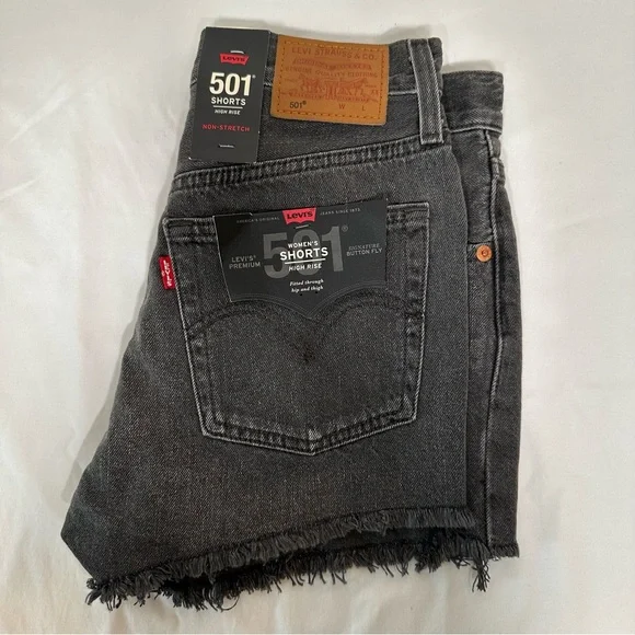 Levi’s Shorts | Women’s | 24 - Picture 4 of 4